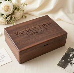 Caja de Anillos Rectangular de Madera de Nogal, Personalizada con Grabado, Estuche para Guardar Joyas, Caja de Recuerdos con Tapa Abatible para Propuesta de Matrimonio - Product Image 4