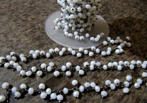 Chaîne épaisse à pendentif en perles de calcédoine blanche facettées rondelles, chaîne de chapelet en perles de quartz hydroblanc de 3 mm - Product Image 3