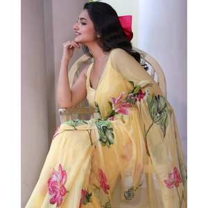 Nouvelle collection exclusive de saris pour femmes, avec des motifs floraux faits à la main - Product Image 3