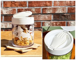 กระป๋องซีเรียลพลาสติก REUP (450 มล.) พร้อมช้อนและส้อม ภาชนะใสปิดสนิทสำหรับการตั้งแคมป์และการใช้งานในสำนักงาน - Product Image 1