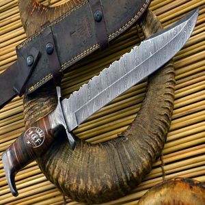 Cuchillo de Caza Hecho a Mano Personalizado, Hoja de Damasco, Mango de Hueso Teñido, Funda, Cuchillo Bowie Ambidiestro Afilado para Supervivencia y Camping - Product Image 3