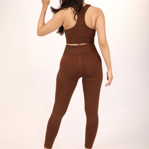 Ensemble de yoga uni pour femme : Legging taille haute et brassière de sport 2 pièces, respirant, léger, écologique et sans coutures - Product Image 3