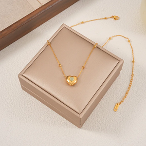 สร้อยคอรูปหัวใจสำหรับผู้หญิง ทำจากสแตนเลส 304 ชุบทองคำแท้ 18K พร้อมอะคริลิกฝังบนโซ่แบบเคเบิล - Product Image 3