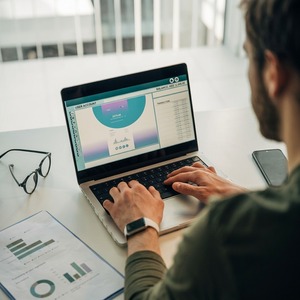 Servicios Integrales de Desarrollo de Aplicaciones Híbridas, Plataformas Móviles Multiplataforma y Escalabilidad para el Engajamiento de Usuarios Corporativos - Product Image 1