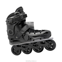 Support mural sectionnel commercial en acier chromé argenté pour rollers et patins à roulettes, conception durable L300x118mm