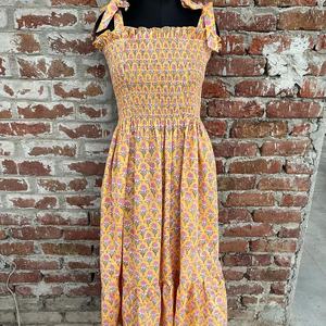 Robe longue en coton indien imprimée à la main, col carré, sans manches, imprimé floral, robe de soirée décontractée maxi pour femmes - Product Image 1