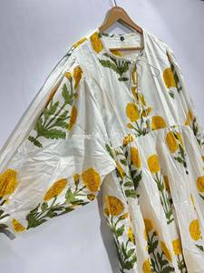 Vestido Midi Bohemio de Verano, Hecho a Mano, Ecológico, de Algodón, con Mangas Largas y Estampado Floral Indio - Product Image 2