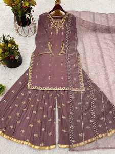Ensemble haut et pantalon palazzo en chiffon fantaisie avec imprimé réversible, broderie, travail de sequins et perles, et dupatta CHIKU 77626 - Product Image 6