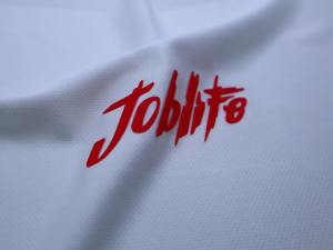 Étiquette en silicone 3D découpée au laser, couleur personnalisée, transfert thermique pour vêtements, logo durable de haute qualité - Product Image 2