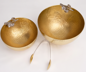 Bols en métal doré martelé de qualité supérieure, faits à la main, décoratifs et glamour, avec accents floraux argentés, élégant accent décoratif pour la maison - Product Image 4