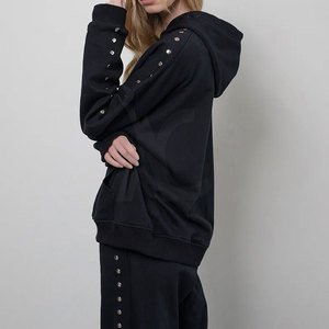 Sweat-shirt à capuche unisexe de qualité supérieure, léger et confortable, avec un design inspiré du streetwear moderne - Product Image 2