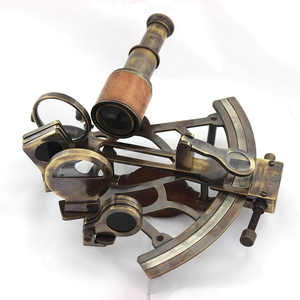 Sextante Náutico de Latón Hecho a Mano, Instrumento de Navegación Marítima Vintage con Estuche de Madera para Coleccionistas, Decoración del Hogar y Uso como Regalo - Product Image 6