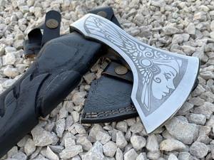 Hacha vikinga forjada a mano, hacha de acero al carbono hecha a mano, funda de cuero, hacha tipo tomahawk, hermoso regalo, hacha vikinga - Product Image 4