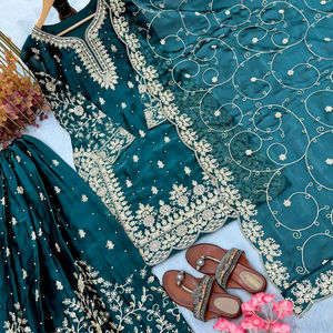 Kurti de Seda India de Diseño con Plazzo y Dupatta – Traje para Novias y Fiestas - Product Image 1