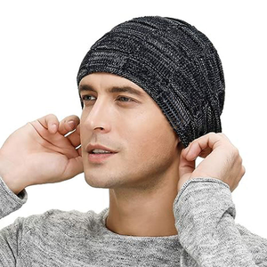 Bonnet en polaire côtelé personnalisé avec logo, style décontracté, respirant et imperméable, idéal pour l'hiver et les activités de plein air - Product Image 2