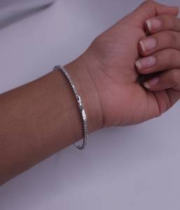 ELVORA GEMS 2 CT Lab Grown Diamond Bangle <b>Bracelet</b> in 18K Gold | IGI Certified Wedding Jewelry for Women - Product Image 5