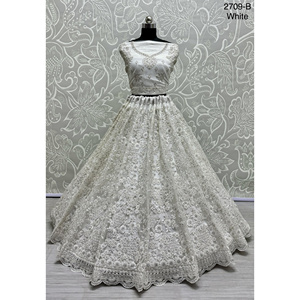 Collections de velours de vêtements de mariée indiens pour la mariée avec le travail de Zarkhan par Fabzone - Product Image 1
