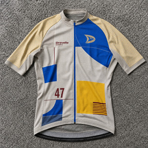เสื้อจักรยานสไตล์ยุโรปแบบสั่งทำพิเศษ ผ้าโพลีเอสเตอร์ผสมสแปนเด็กซ์ ระบายอากาศเร็ว แห้งไว - Product Image 1