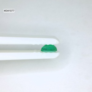Top Quality 3A Grade Zambian Emerald Octagon Loose Gemstone 0.90ct Green Stone 6.80x5.10x3.80mm Size For Designer Jewelry - Product Image 4