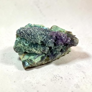 Venta al por mayor de espécimen de ágata uva natural morada y verde, forma libre, 0.5kg-1kg, cristal de calcedonia en bruto de Indonesia para decoración del hogar - Product Image 2
