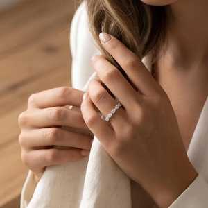 Bague de fiançailles classique en or massif 10K 14K 18K avec diamant de laboratoire taille poire brillant de 2,07 carats, certifié IGI, couleur E VVS - Product Image 4