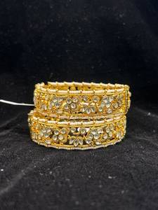TISHYA DIAMOND Ensemble de bracelets vintage en alliage plaqué or pour femmes, ornés de cristaux, strass et perles d'imitation, motif géométrique - Product Image 1
