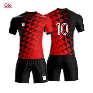 เสื้อฟุตบอลแบบใหม่ ออกแบบเองได้ ผลิตจากโพลีเอสเตอร์ 100% รับผลิตแบบ OEM ชุดฝึกซ้อมทีมฟุตบอลสำหรับขาย - Product Image 1