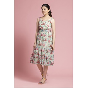 Robe à fleurs verte de printemps et d'été de qualité supérieure, robe décontractée ajustée et sexy, disponible à un prix abordable - Product Image 3