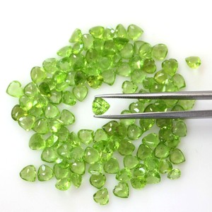 Pierre précieuse de péridot naturel de qualité AAA, taillée en forme de cœur, facettée, 5 mm, pierre de péridot verte pour la fabrication de bijoux, vente en gros de pierres précieuses en vrac - Product Image 4