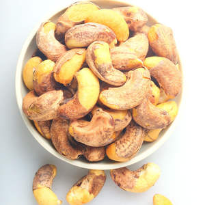 ตัวอย่างฟรี เม็ดมะม่วงหิมพานต์ออร์แกนิคคุณภาพพรีเมียม แบบดิบ อบแห้ง ได้รับการรับรองมาตรฐาน ISO 22000 จากเวียดนาม บรรจุภัณฑ์สุญญากาศ ขนาด 10 กก./20 กก. ราคาดีที่สุด +84 35 - Product Image 5