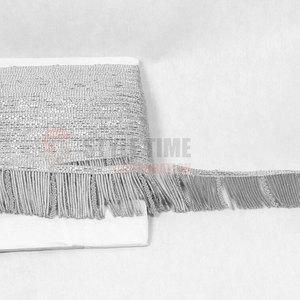 Flecos con detalles elegantes que ofrecen tela suave y flecos de calidad para decoración de prendas. - Product Image 4