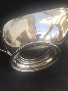 Salsera Moderna Esculpida para una Colección de Cocina Elegante - Product Image 6