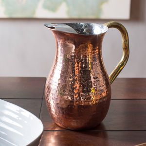 Ensemble de carafes en cuivre pour une élégance sophistiquée de la table, service de boissons en métal avec verres, durable et réutilisable pour le service à table. - Product Image 1