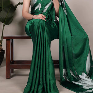 Sari en soie satinée à imprimé floral - Product Image 1