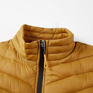 Chaleco Acolchado de Invierno de Alta Calidad, Relleno 100% Poliéster, Diseño Transpirable, Costuras Duraderas, Mezcla de Nailon y Poliéster - Product Image 4