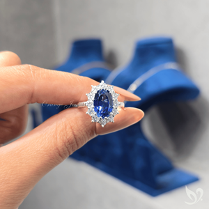 Royal Blue Oval Sapphire Ring 5.50 Ct Halo Engagement Ring Lab Grown Sapphire Diamond Halo White Gold Ring - Product Image 4