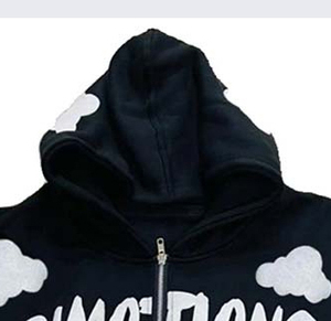 Disponibles en gros : sweats à capuche pour hommes avec impression en relief, légers, confortables, anti-plis, avec des matériaux de qualité supérieure. - Product Image 3