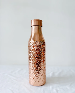 Botella de agua de cobre con relieve, botella metálica para beber, reutilizable, con tapa a prueba de fugas, botella ayurvédica para la salud, para uso en el hogar y en viajes. - Product Image 4