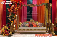 Décoration de scène de mariage musulmane, balançoire dorée antique, décor de fête DJ coloré, décoration de scène de Walima musulmane, balançoire en bois, Belgique