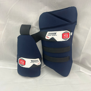 Mannu Sports : Protège-tibias thaïlandais Lightning X fabriqués sur mesure en usine – Sécurité garantie pour les joueurs de cricket – Prix compétitifs – Mannu Sports - Product Image 1
