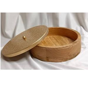 Boîte à épices en bois naturel fini avec plusieurs compartiments pour les épices, les herbes et les assaisonnements de cuisine, avec couvercle doré - Product Image 2