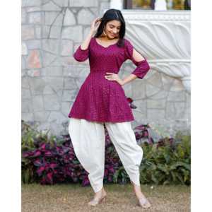 ชุดเดรสทรงเปปลัมไซส์ XS พร้อมเสื้อแขนสามส่วน สวมใส่สบายและมีสไตล์ ชุดประจำชาติอินเดีย - Product Image 3