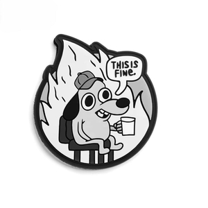 Patch en caoutchouc PVC avec logo personnalisé pour vestes, sacs à dos, chaussures et collections d'accessoires de marque pour la vente au détail dans le monde entier - Product Image 1
