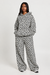 <b>Women</b> <b>White</b> Black Leopard Print Oversized Pullover <b>Hoodie</b> and Wide Leg Sweatpants Set Tracksuit Two Piece Outfit <b>For</b> <b>Women</b> Wear - Product Image 5
