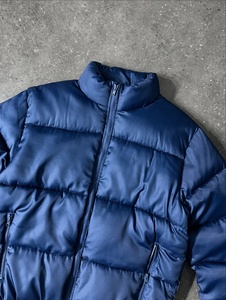 Veste matelassée pour homme de haute qualité avec fermeture éclair, personnalisable, chaude pour l'hiver, 100% polyester, rembourrée de duvet, OEM et ODM disponibles - Product Image 2