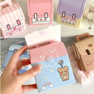 กล่องของขวัญเป้สะพายหลังสุดหรูพร้อมฝาปิดกาว (8,5x8,8ซม.)-กล่องบรรจุภัณฑ์สไตล์กระเป๋านักเรียนสำหรับวันเกิด (สตรอเบอร์รี่) - Product Image 5