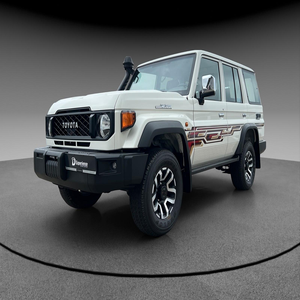 โตโยต้า แลนด์ ครุยเซอร์ GRJ76 AT ลักชัวรี่ 4x4 เอสยูวี ดีเซล รถออฟโรด พร้อมระบบล็อคเฟืองท้ายและวินซ์ - Product Image 1