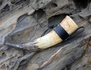 Chope à bière artisanale en corne de buffle naturelle, écologique, style rustique, de REHMAN CRAFT - Product Image 2
