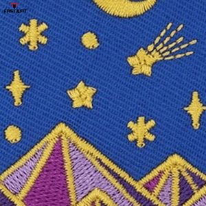 Parches Bordados Personalizados Ligeros de Material PU con Borde Adhesivo Merrow para Gorras y Ropa, Disponibles en Todos los Tamaños y Diseños - Product Image 2