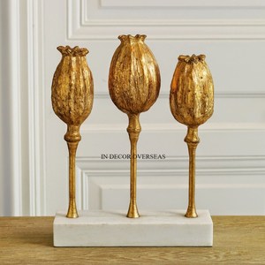 Ensemble de 3 sculptures de tulipes dorées de haute qualité, faites à la main sur base en marbre blanc, décoration de table pour salon à prix impressionnant - Product Image 1